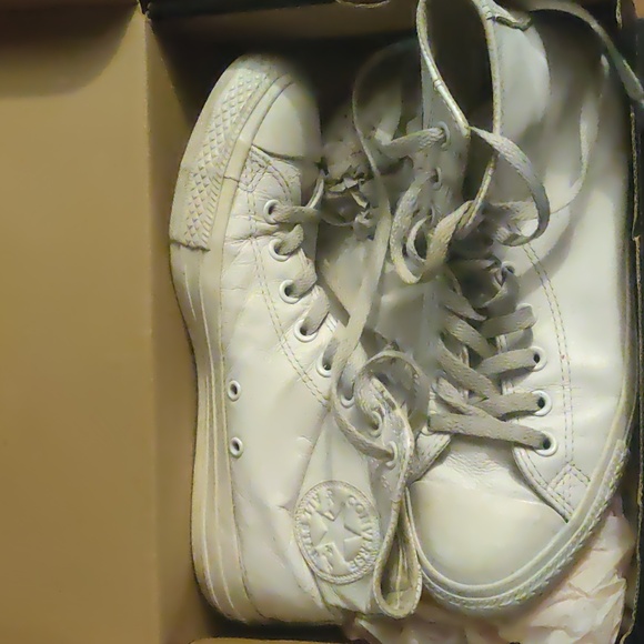 White leather converse - Picture 2 of 3